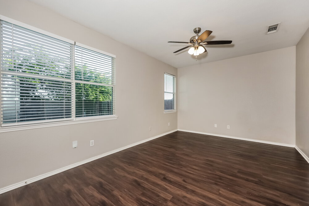 Building Photo - 916 Buffalo Springs Dr