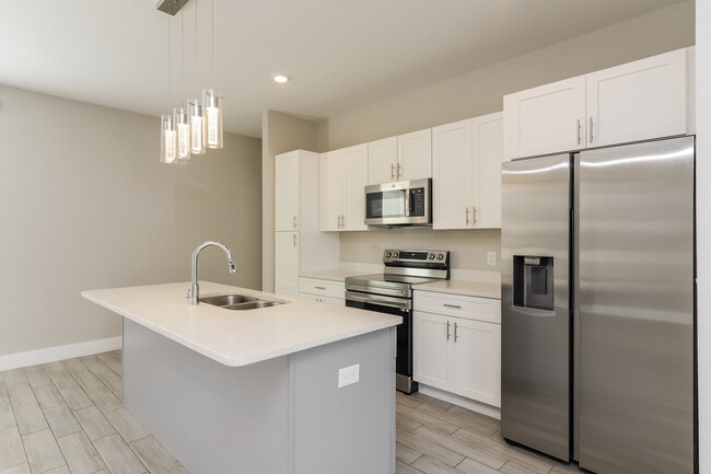 Building Photo - 398 Camellia Ct