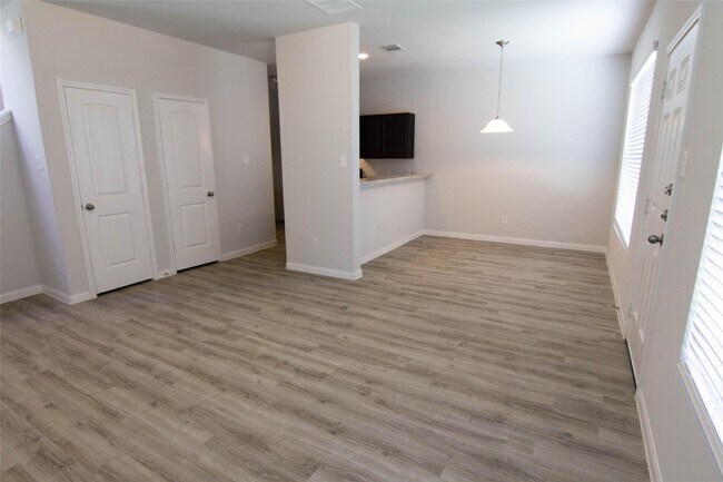 Building Photo - 24331 Amaldi Ct
