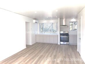 Building Photo - Renovated 1 Bedroom in Los Alamos.  With A...