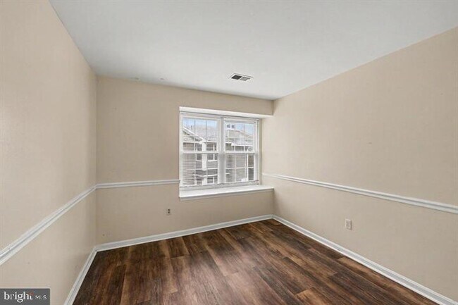 Building Photo - 8619 Beekman Pl
