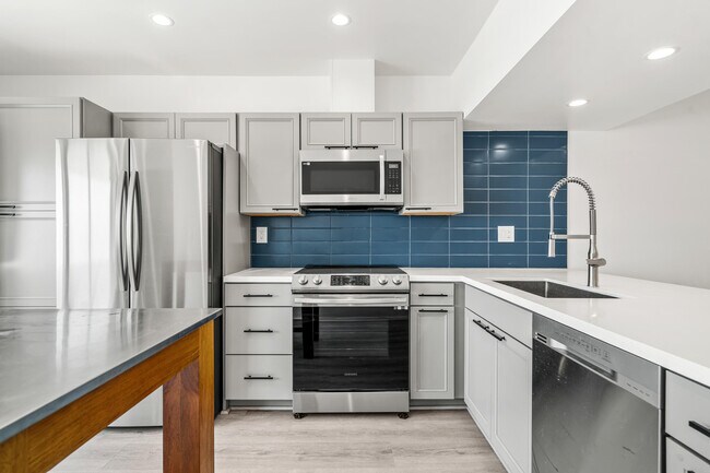 Building Photo - 277 E Alejo Rd