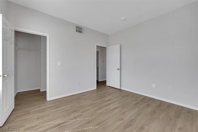 Building Photo - 2101 Hussium Hills St