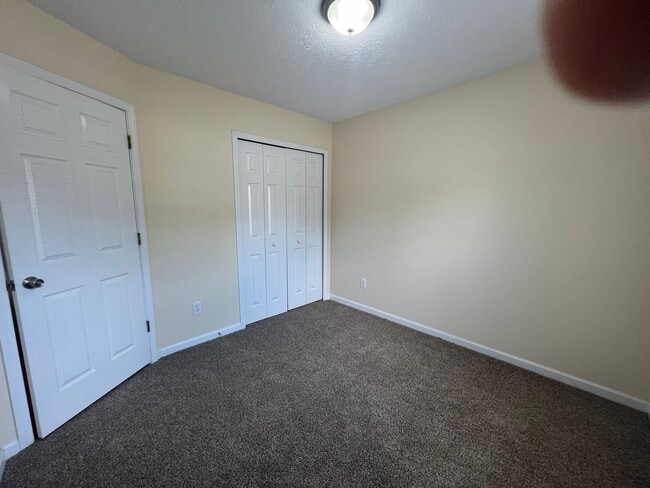 Building Photo - 111 Manx Dr