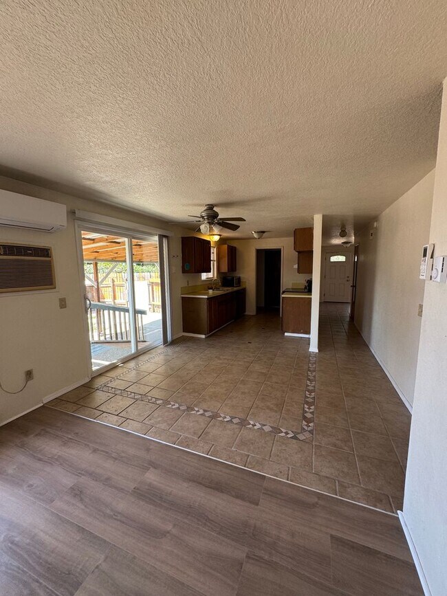 Building Photo - 3863 Bourne St