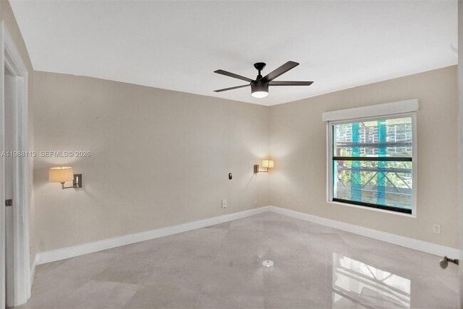 Building Photo - 2201 Brickell Ave