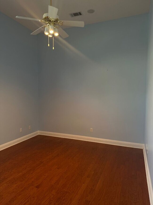 Building Photo - Fabulous Home in Gulf Breeze