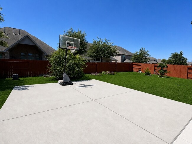 Building Photo - 16907 Clola Ct