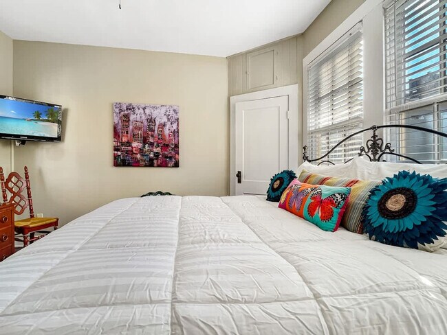 Building Photo - 209 W Bolton St