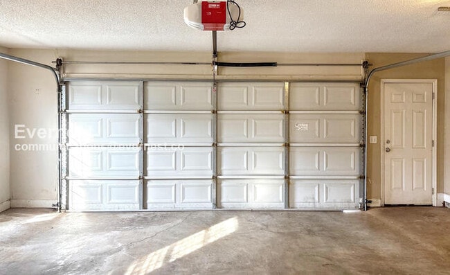 Building Photo - 115 Nasa Way