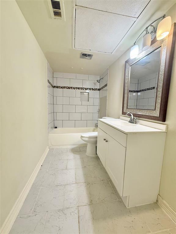 Building Photo - 361 N Post Oak Ln