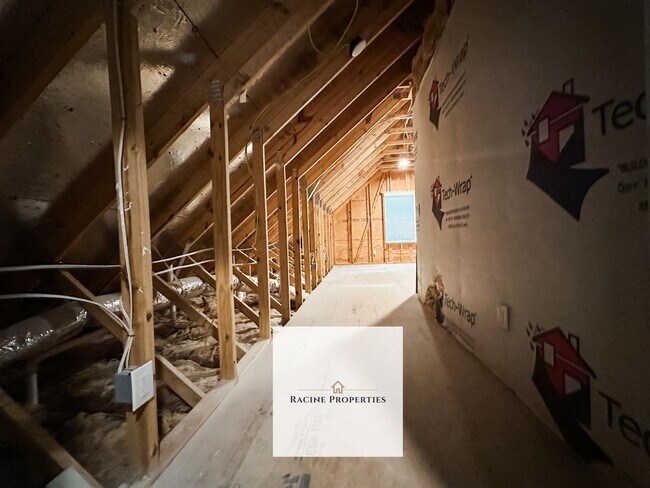 Building Photo - Property Available in the Very Popular -- ...