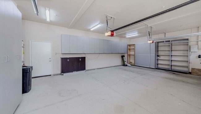 Building Photo - 211 Franklin Ave