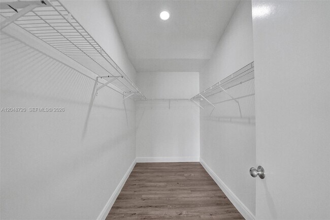 Building Photo - 1224 Sussex St