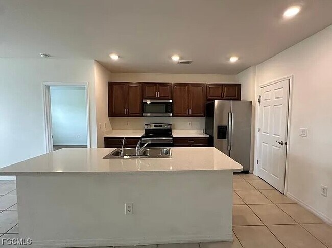 Building Photo - 19 NW 29th Terrace