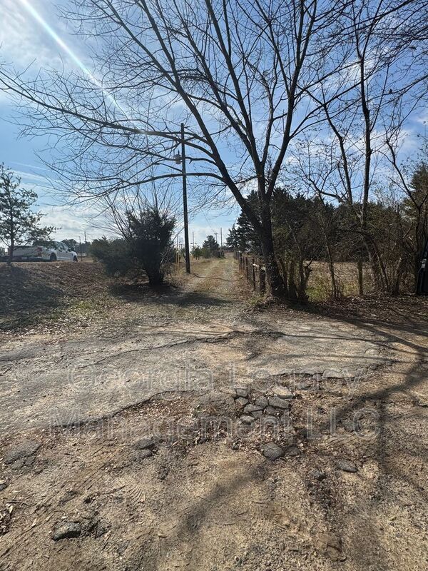 Building Photo - 4600 Braselton Hwy