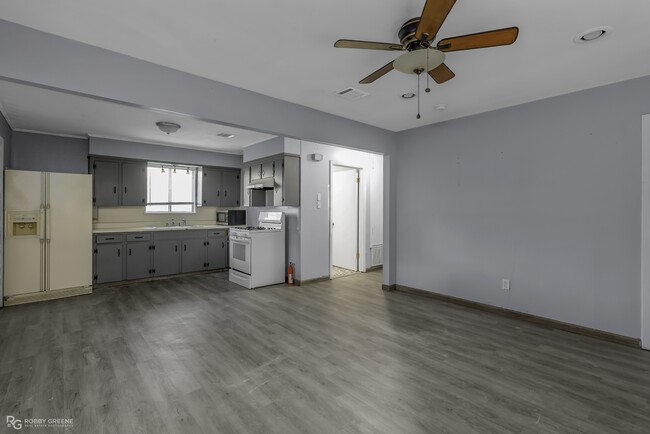 Building Photo - 3418 Bistineau Dr