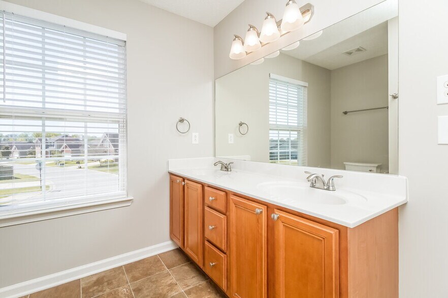 Building Photo - 3334 Perlino Dr