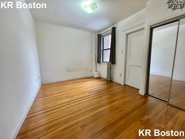 Primary Photo - 19 Egremont Rd