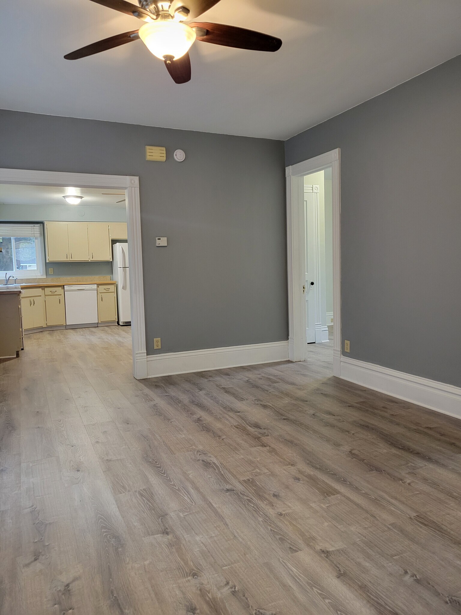 Building Photo - 213 S Webster St