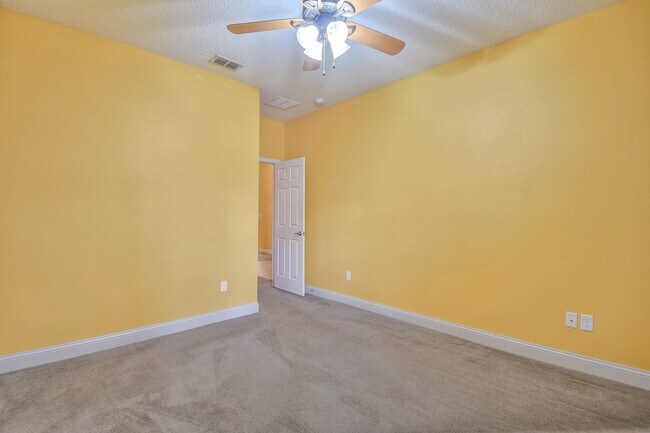 Building Photo - 3521 Carolwood Ln