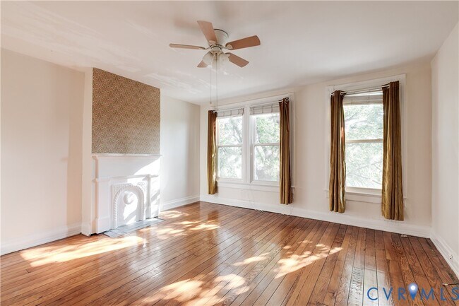 Building Photo - 430 S Pine St