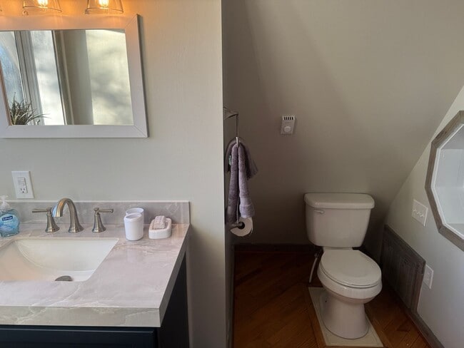 Building Photo - Renovated Spectacular Lakefront Carriage H...