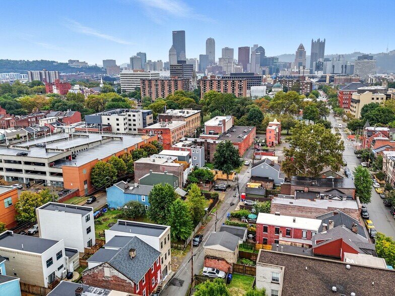 Building Photo - 1236 Butterfield Way