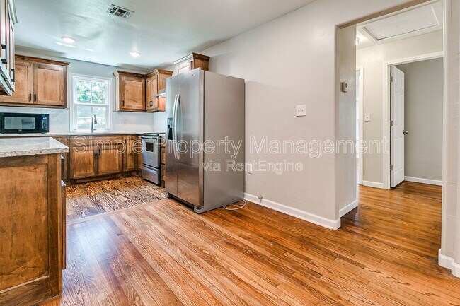 Building Photo - 1232 N Independence Ave