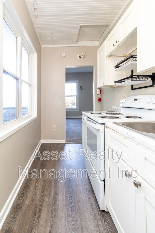 Building Photo - 602 Caswell Ave