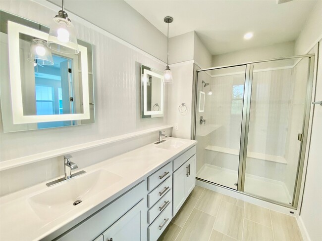 Building Photo - 12001 Vista Parke Dr