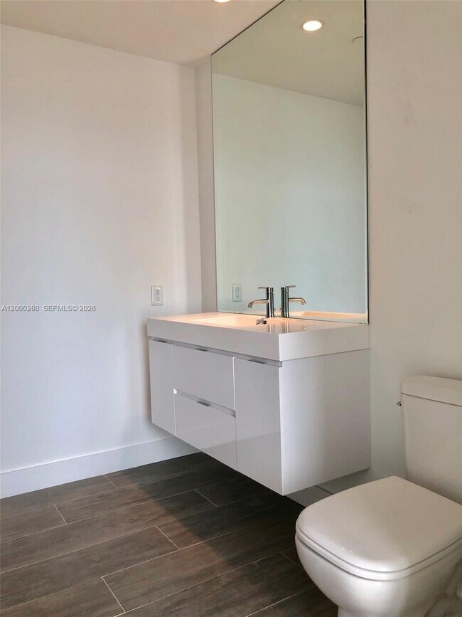 Building Photo - 2900 NE 7th Ave