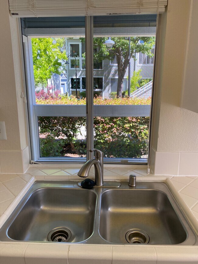 Nice view out kitchen - 785 Portwalk Plz