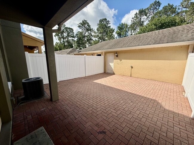 Building Photo - Lake Sawyer - Luxury 3/2.5 Condo