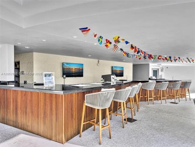 Building Photo - 17001 Collins Ave
