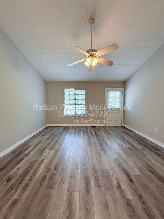 Building Photo - 4005 Hidden Hollow Dr