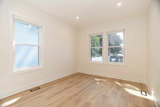 Building Photo - 6522 N Natoma Ave