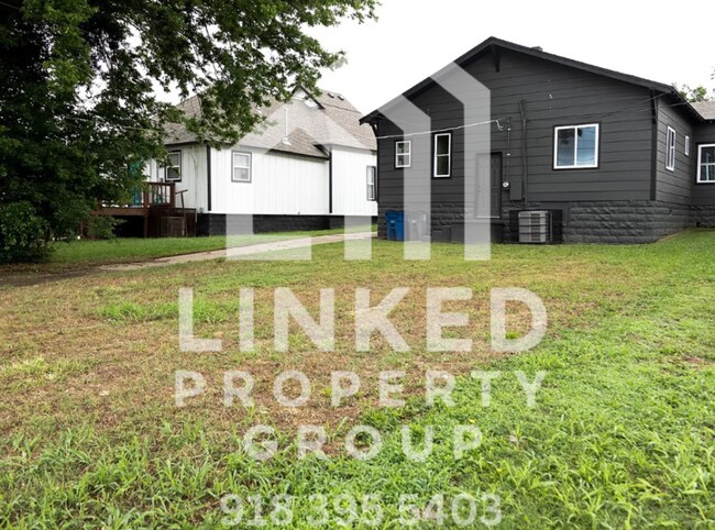 Building Photo - Beautifully Updated 3-Bedroom Home Near Downtown Tulsa