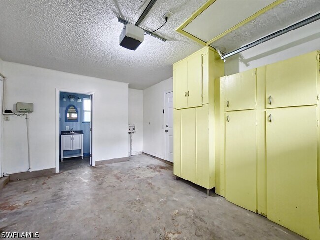 Building Photo - 7425 Galloway Rd