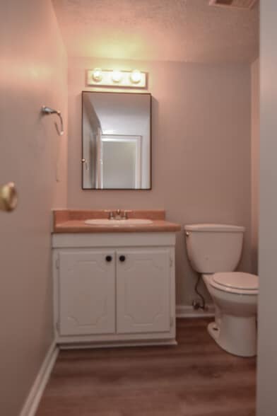 Building Photo - 306 Crestview Dr