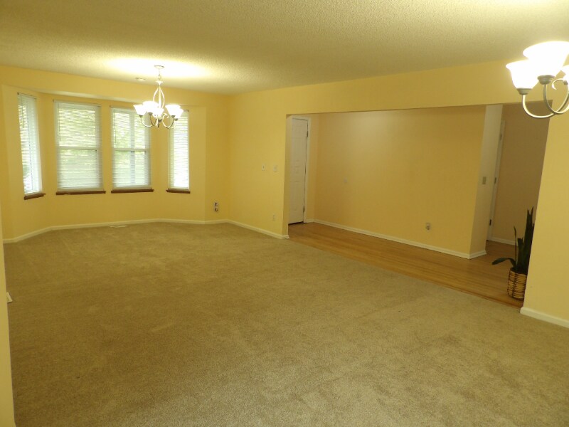 Building Photo - 3830 Gingham Way