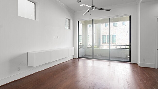 Building Photo - 4018 University Grove St