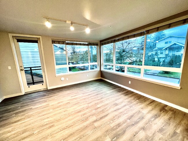 Building Photo - 2330 Yakima Ct