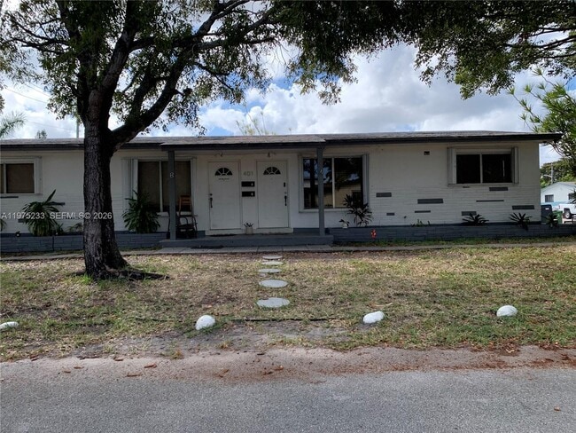 Building Photo - 401 SW 8th St