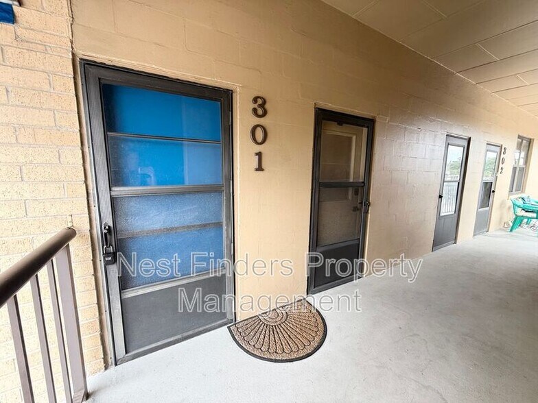 Building Photo - 4975 San Jose Blvd
