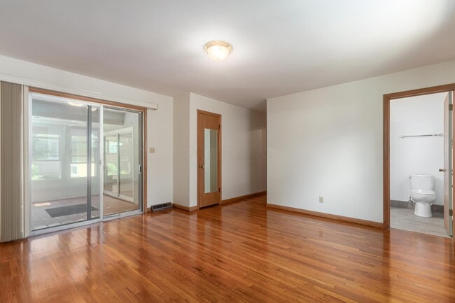 Building Photo - 5822 Falmouth Ct