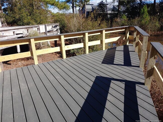 Building Photo - 122 Mallard Cove