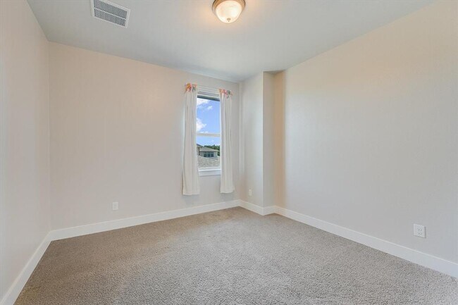 Building Photo - 613 Baylee Love Ln E