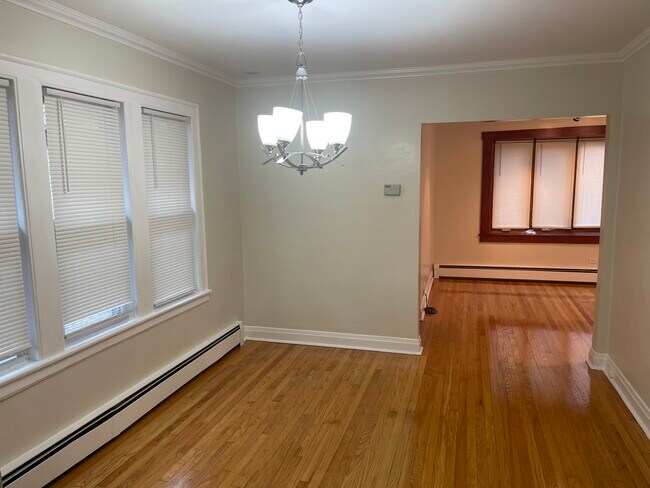 Building Photo - 1428 Fowler Ave