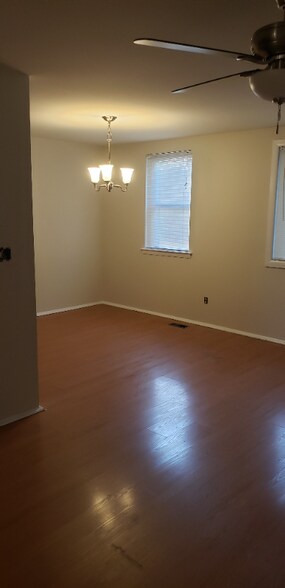 Building Photo - 9783 Hilspach St